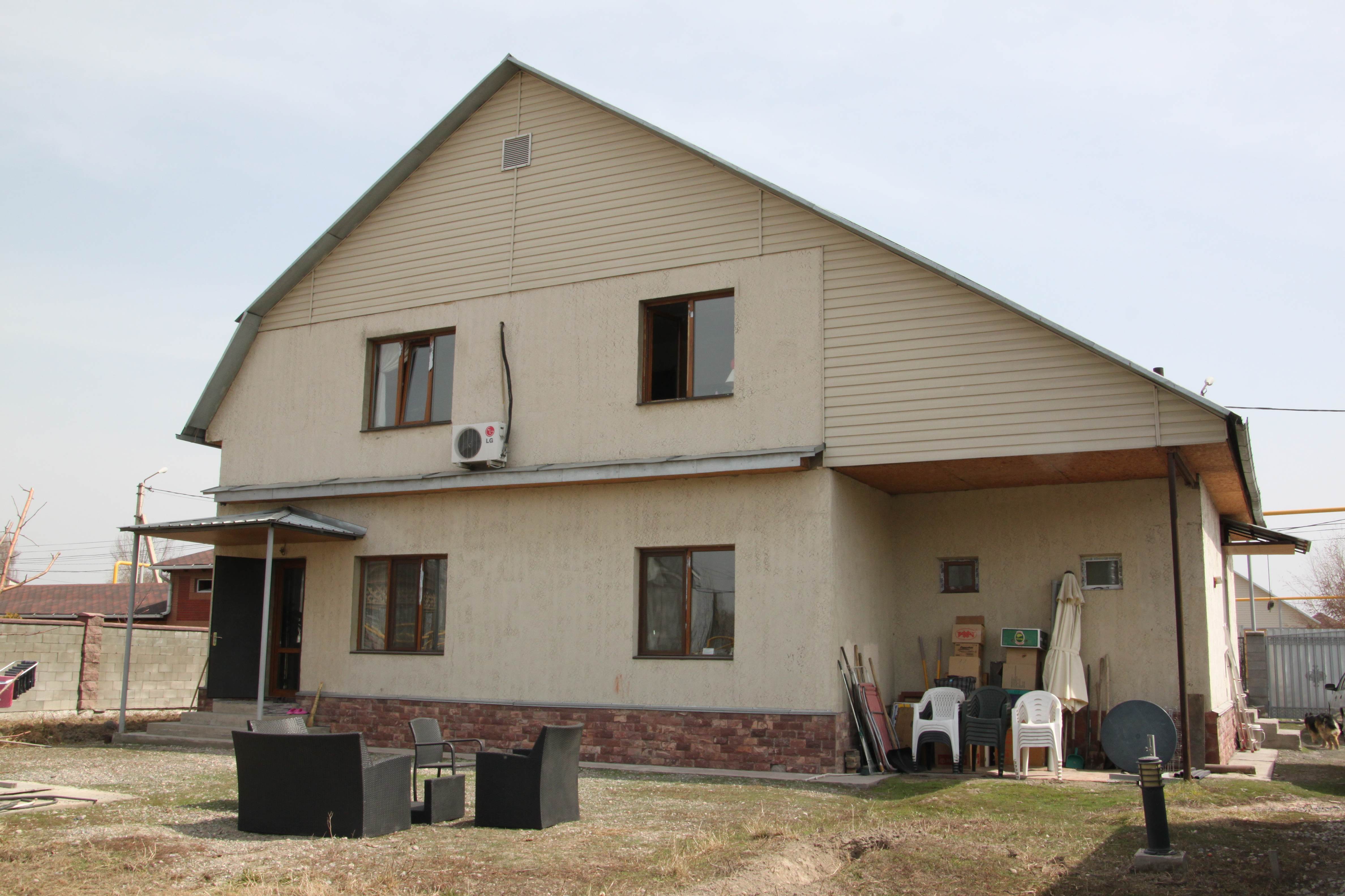 prison system these halfway houses to fill the gap between